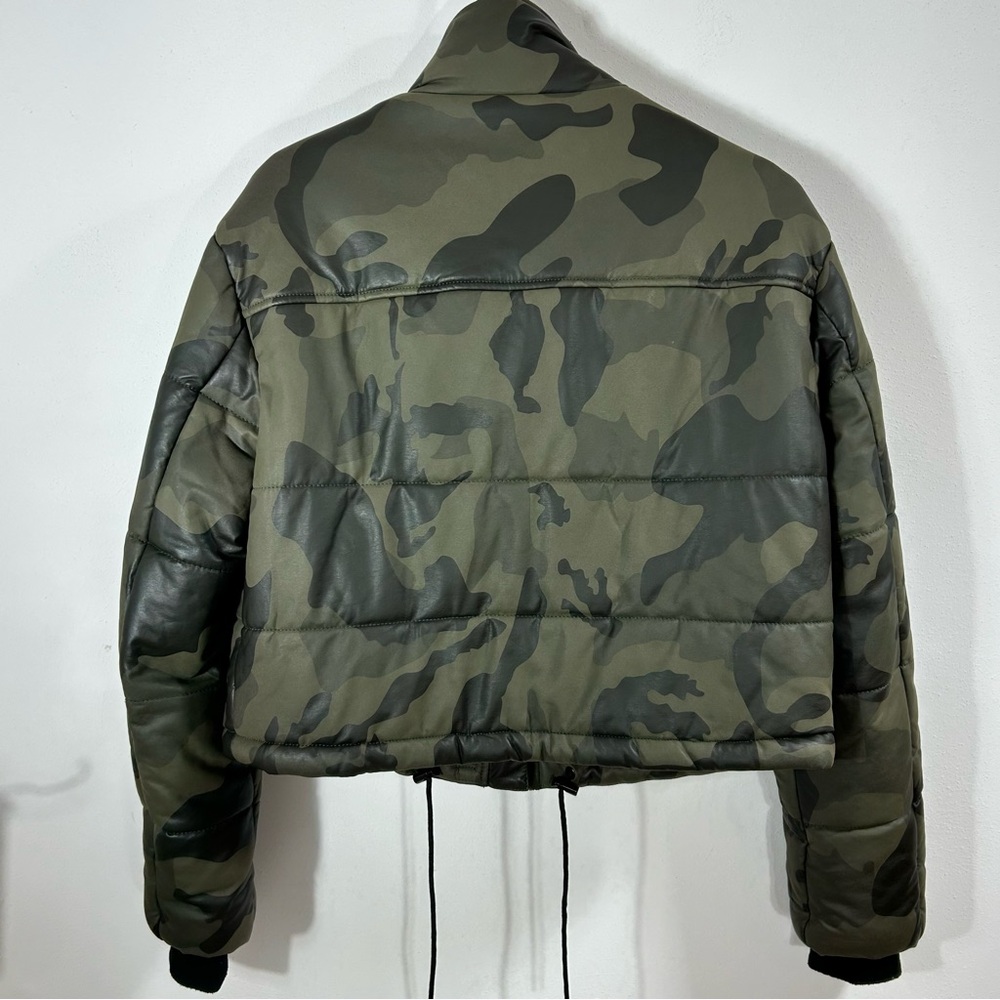 Bagatelle NYC Olive Green Camouflage Coated Puffer Jacket Size M - Picture 3 of 13